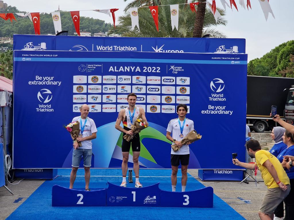 Martin Schulz dominiert auch in der Türkei Deutsche Triathlon Union