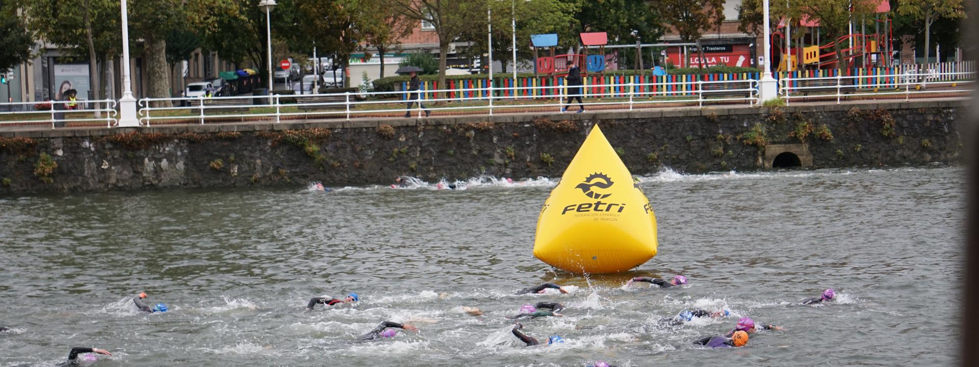 Schwimmen bei der Mitteldistanz in Bilbao