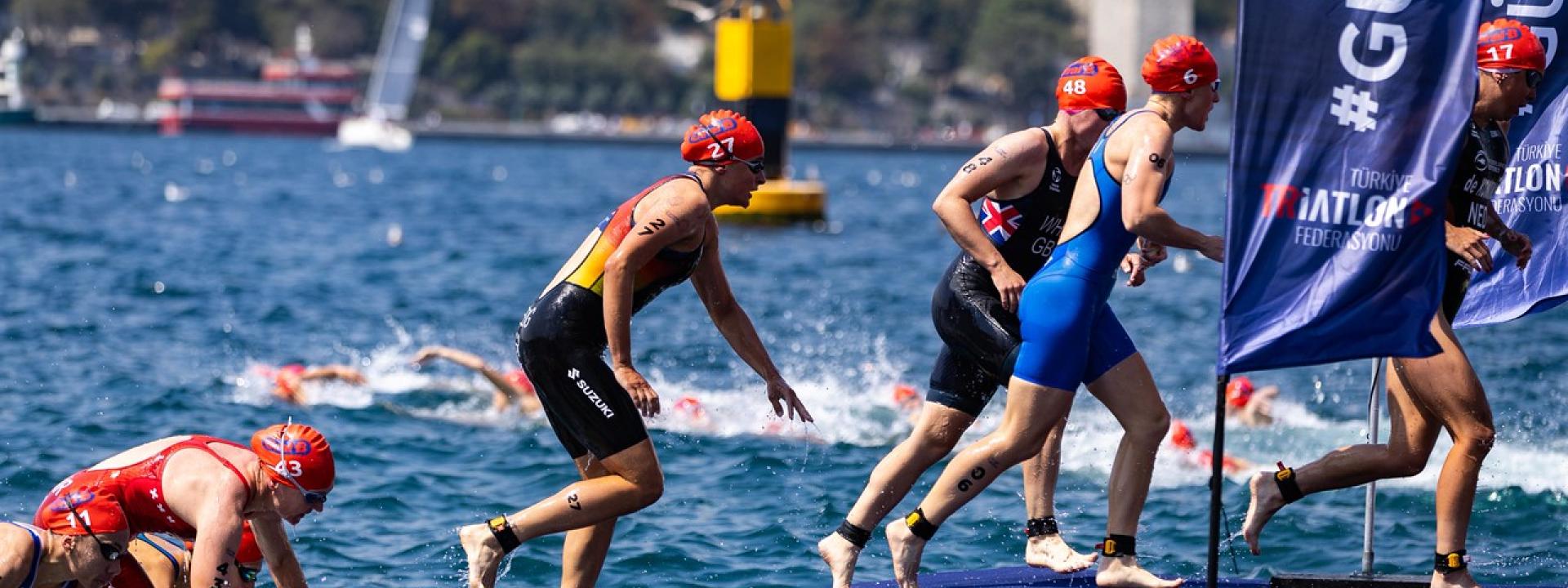 EM Kurzdistanz Istanbul Frauen Ausstieg aus dem Wasser