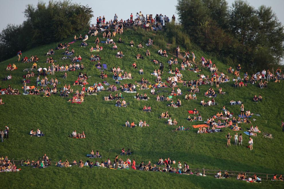 Zuschauer auf dem Olympiaberg © München Tourismus Sigi Müller