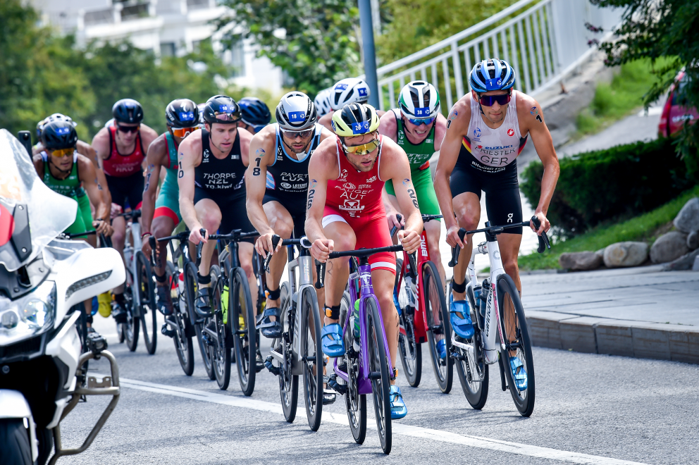 Lasse Priester beim Weihai WC auf dem Rad