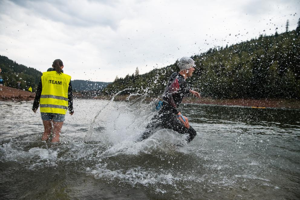 Triathlet in der Nagold bei DM Langdistanz 2026