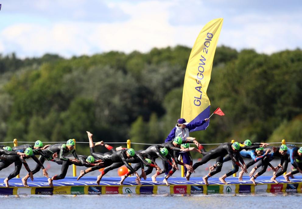 775147900AP00001_Triathlon_