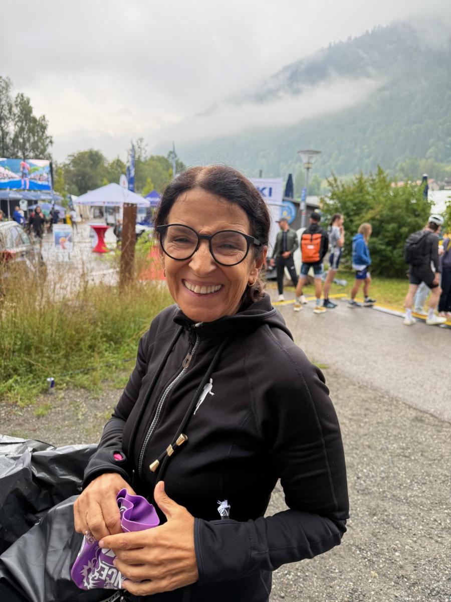 Ursula Perez-Lemm Triathlon-Heldin lächelt in die Kamera