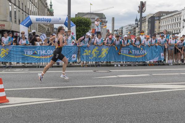DTJ feuern die Deutschen beim Rennen an
