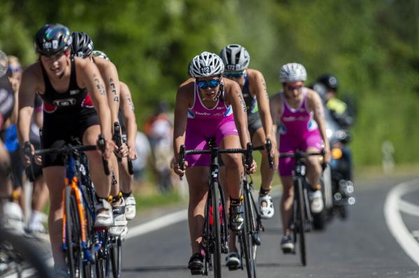 Gruppe Jugendliche auf dem Fahrrad beim DTU Jugend Cup 2022 Forst