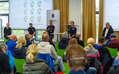 Podiumsdiskussion vor Zuschauern