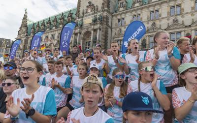 DTJ Camp Crew auf der Tribüne. 