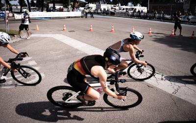 Franka Rust fährt Fahrrad