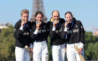 Gold-Staffel beißt in Medaille 