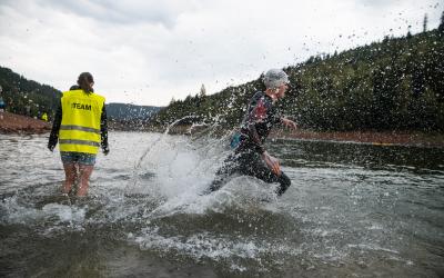 Triathlet in der Nagold bei DM Langdistanz 2026